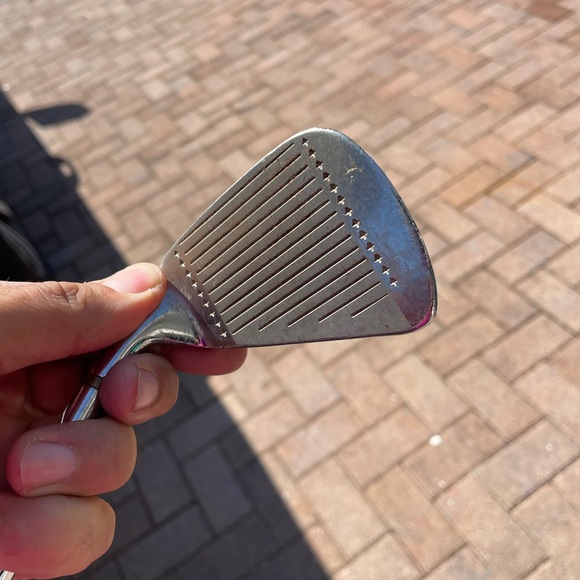 Powerbilt countess sand wedge. 
In right handed - Picture 3 of 9